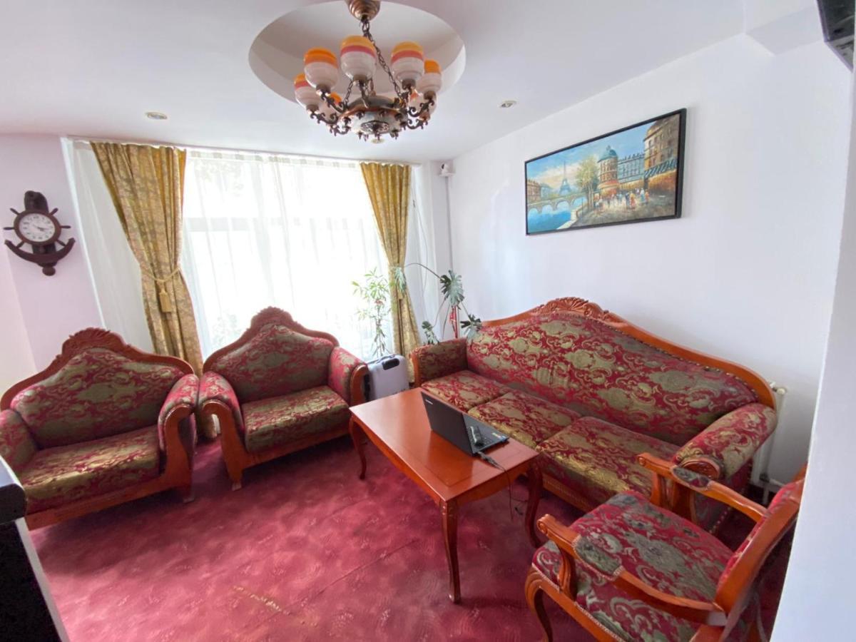 Vila Gymy Bed & Breakfast Constanta Exterior photo