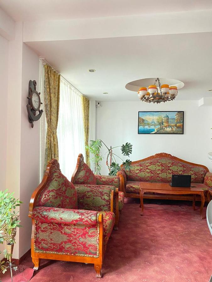 Vila Gymy Bed & Breakfast Constanta Exterior photo