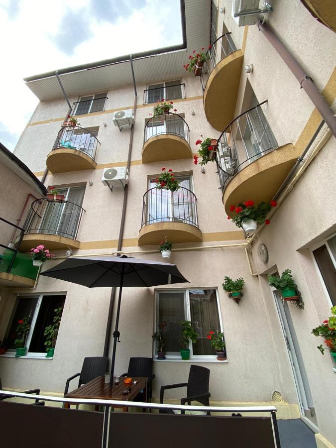 Vila Gymy Bed & Breakfast Constanta Exterior photo