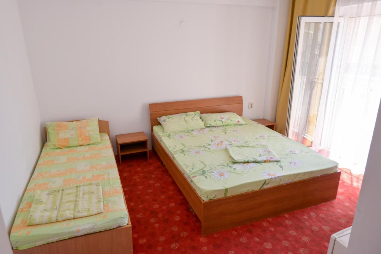 Vila Gymy Bed & Breakfast Constanta Exterior photo