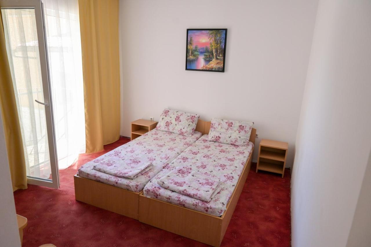 Vila Gymy Bed & Breakfast Constanta Exterior photo