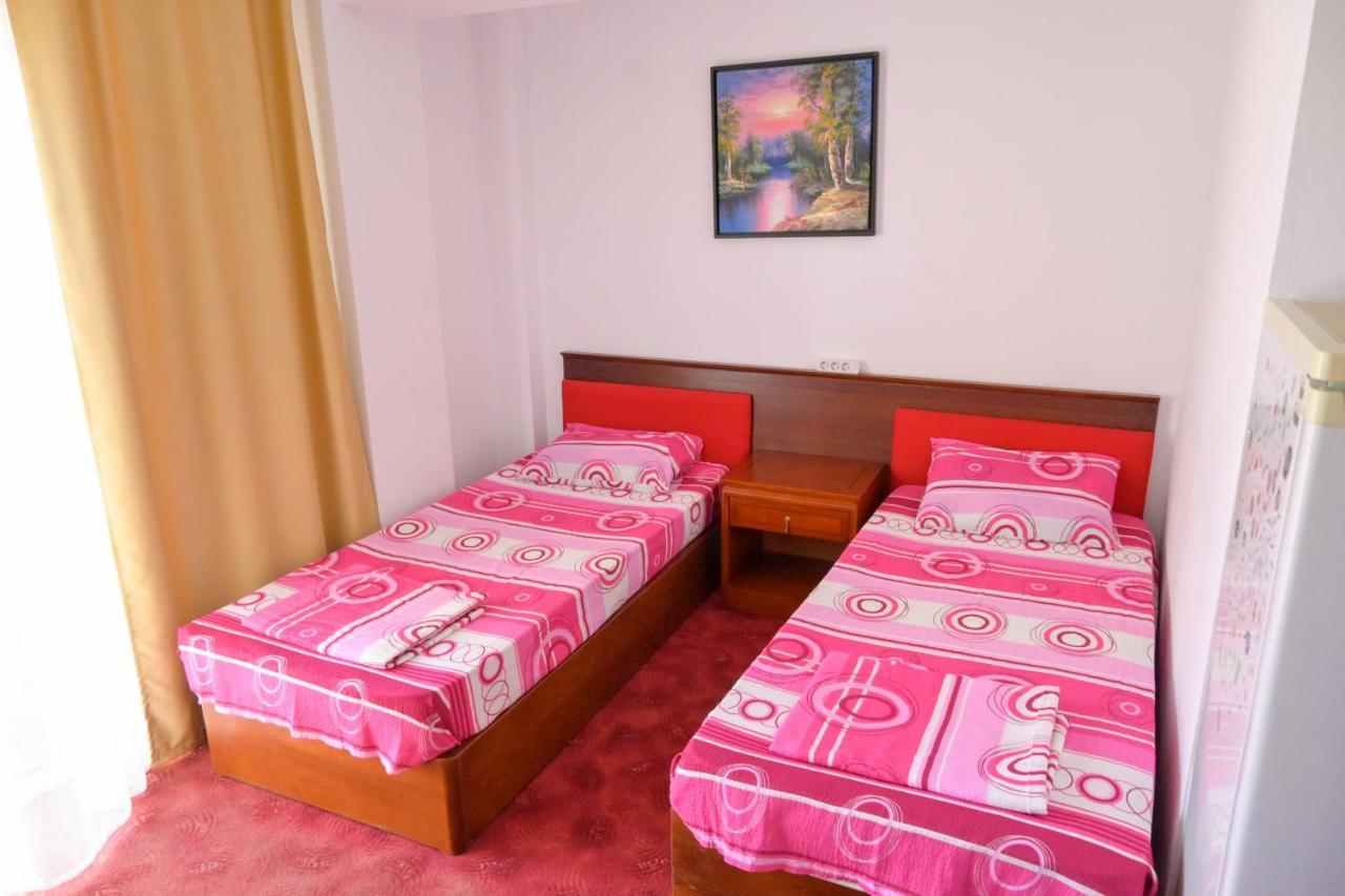 Vila Gymy Bed & Breakfast Constanta Exterior photo